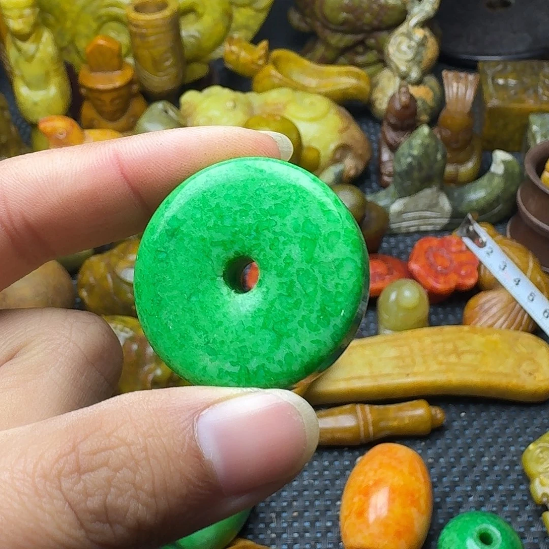 白玉菩提吊坠。。。