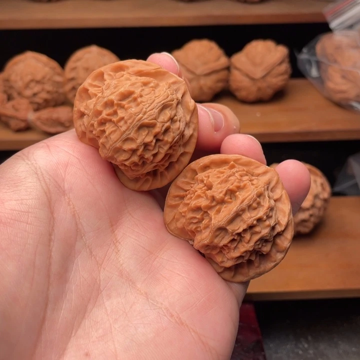 吊坠文玩核桃42全品原装水晶红皮桃心宫灯