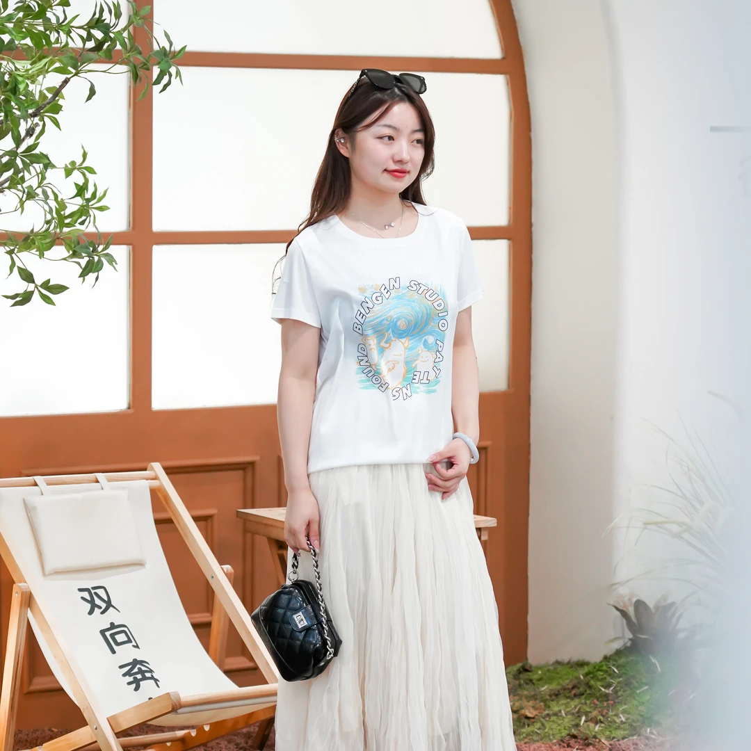 浅蓝动物印花常规款轻职风短袖宽松型T恤时尚夏装白色夏季宽松