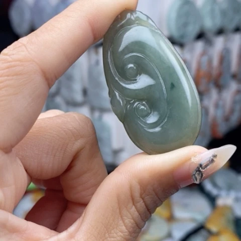 翡翠颈饰未镶嵌翡翠