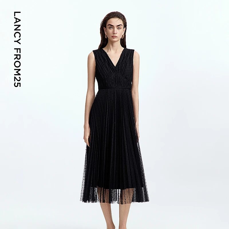 【焦点系列】朗姿2025年夏季新款褶皱黑色波点v领连衣裙网纱裙