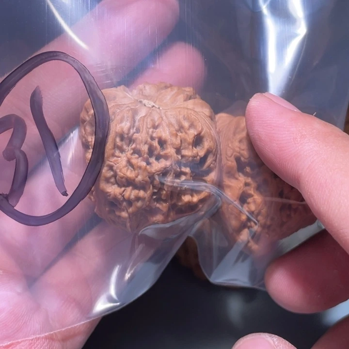 文玩核桃吊坠31呃呃呃