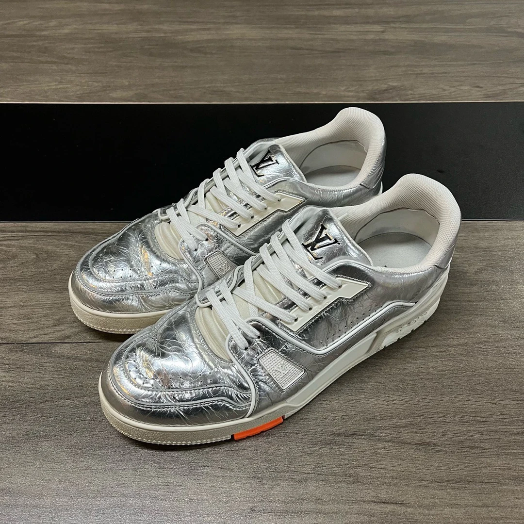 95新 LouisVuitton/路易威登 LV trainer锡纸银 42码 e1303