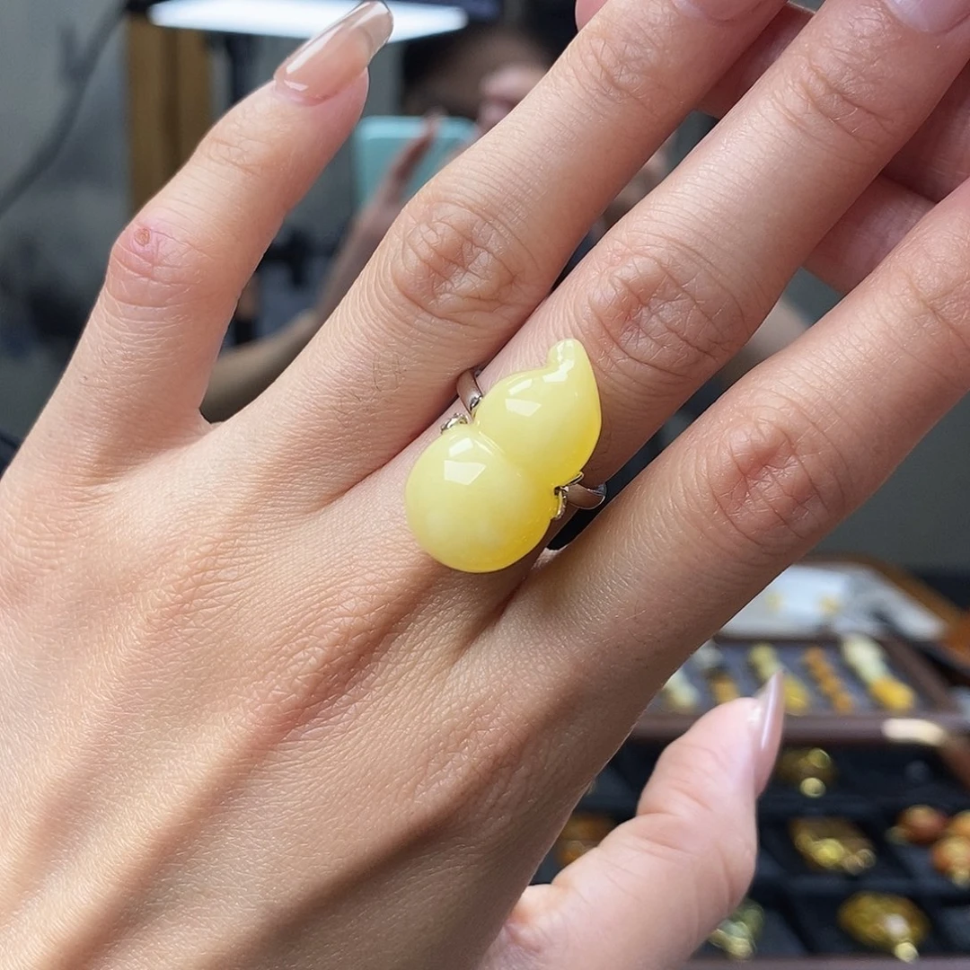 琥珀未镶嵌裸石成品