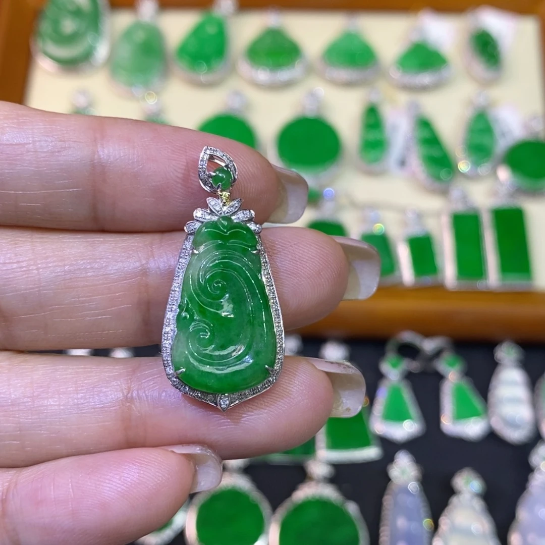 翡翠吊坠(不含链)18K金镶嵌吊坠