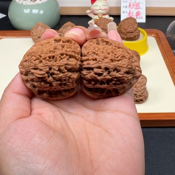 文玩核桃把件一**秋南将