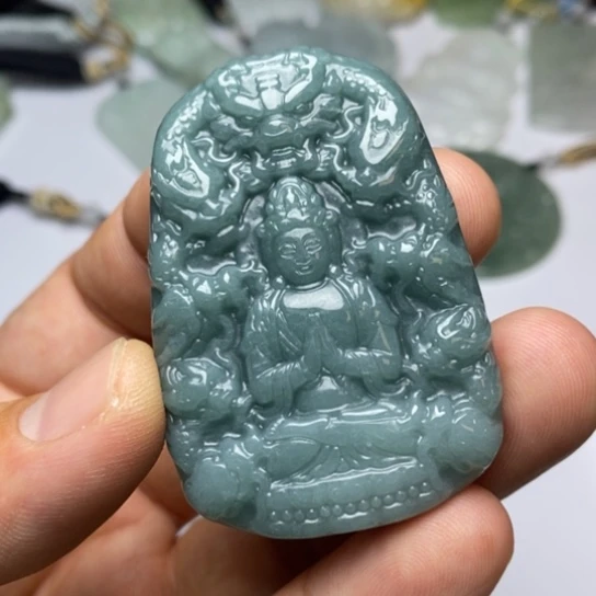 翡翠未镶嵌颈饰翡翠