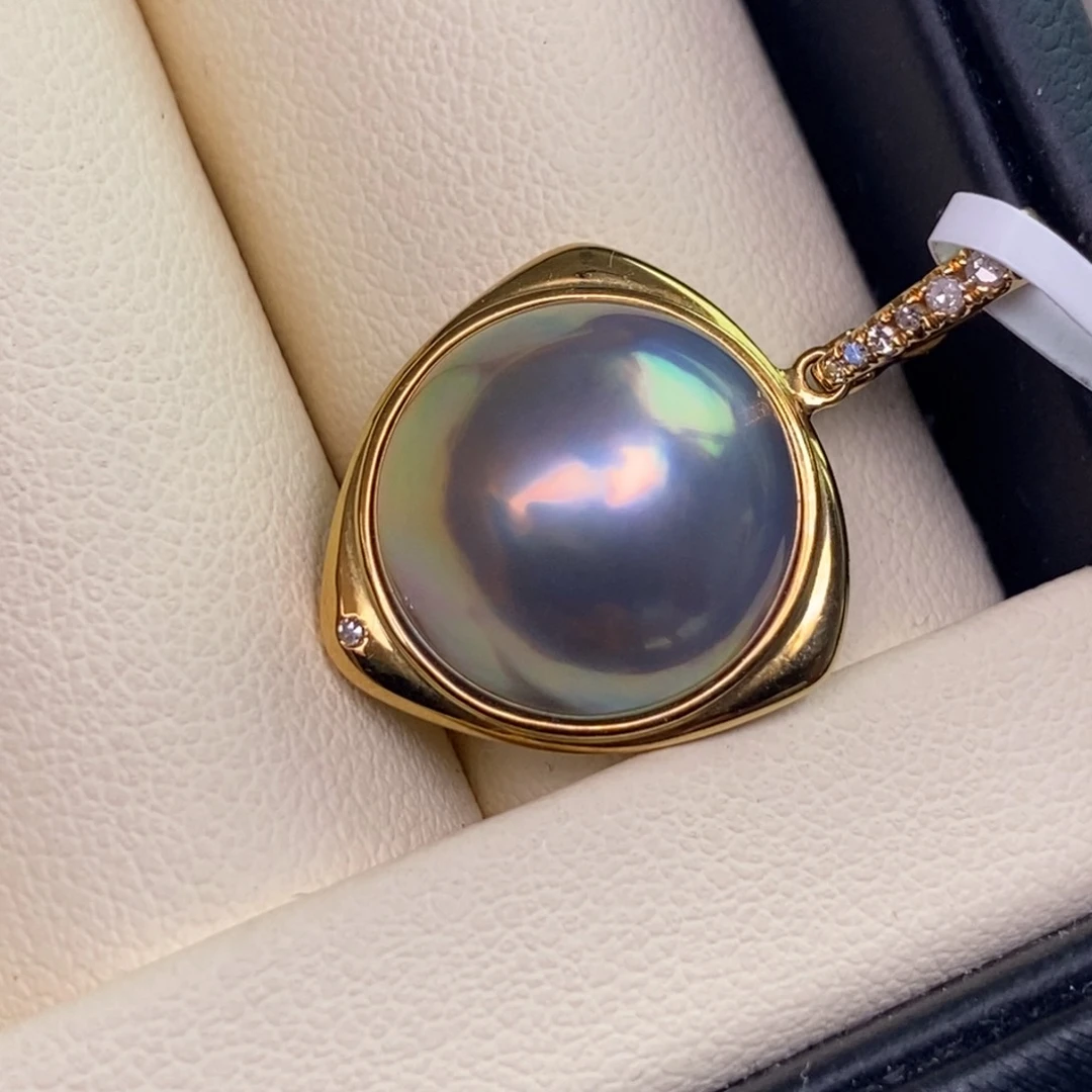 18K金镶嵌颈饰拼合珍珠（马贝珠）