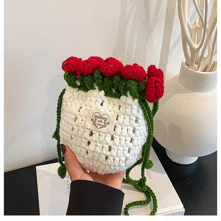 2025新款手工编织玫瑰花束包包毛线成品水桶斜挎包送女友闺蜜礼物