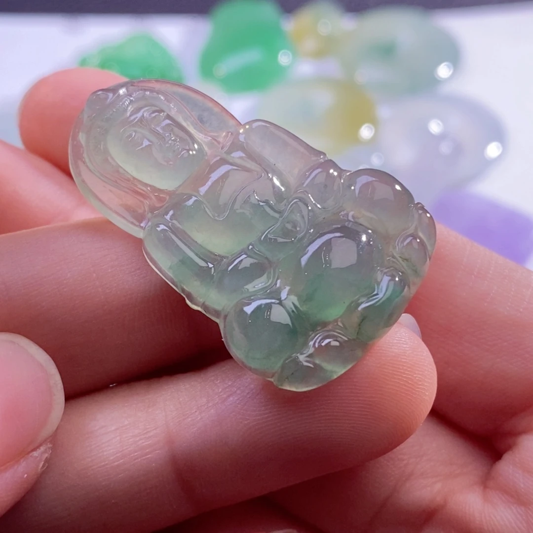 翡翠未镶嵌颈饰缅甸