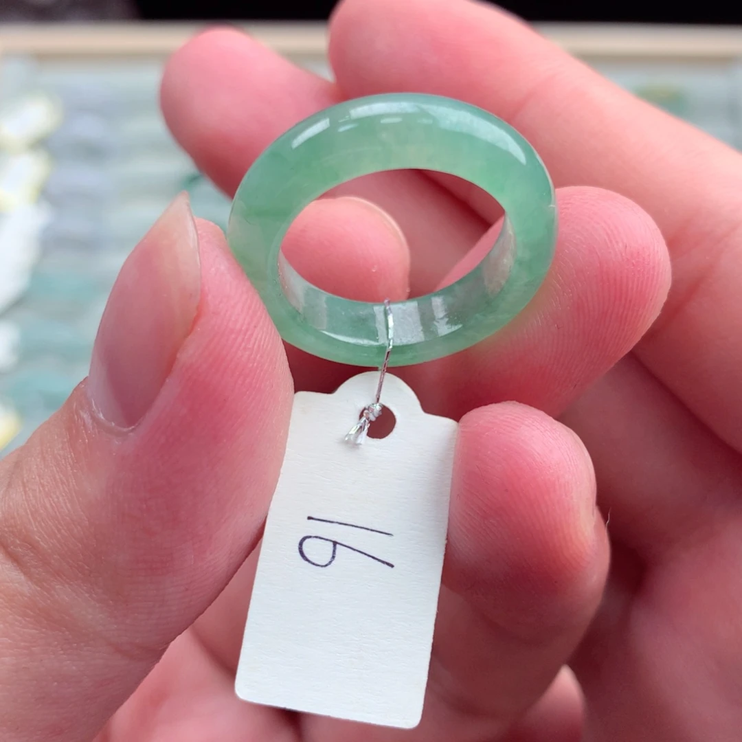 翡翠戒指未镶嵌天然