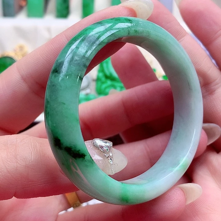 翡翠未镶嵌手镯翡翠手镯