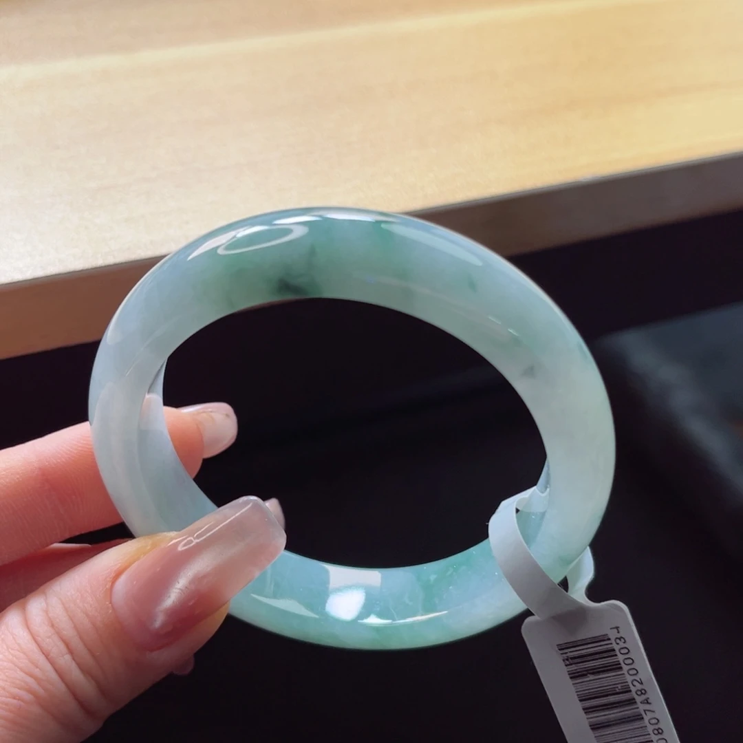 翡翠手镯未镶嵌手镯