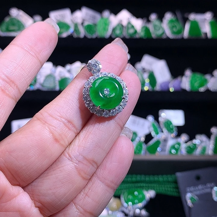 【闪购商品】颈饰银S925镶嵌翡翠