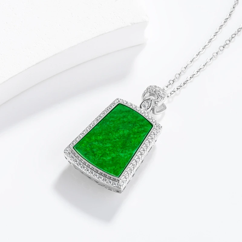 天然a货缅甸阳绿无事牌项链翡翠S925银扣冰种玉石吊坠简约女首饰