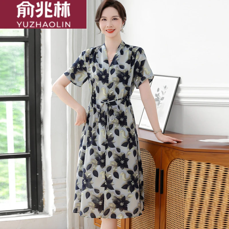 俞兆林妈妈夏装短袖连衣裙2025新款时尚减龄长裙中老年女宽松碎花