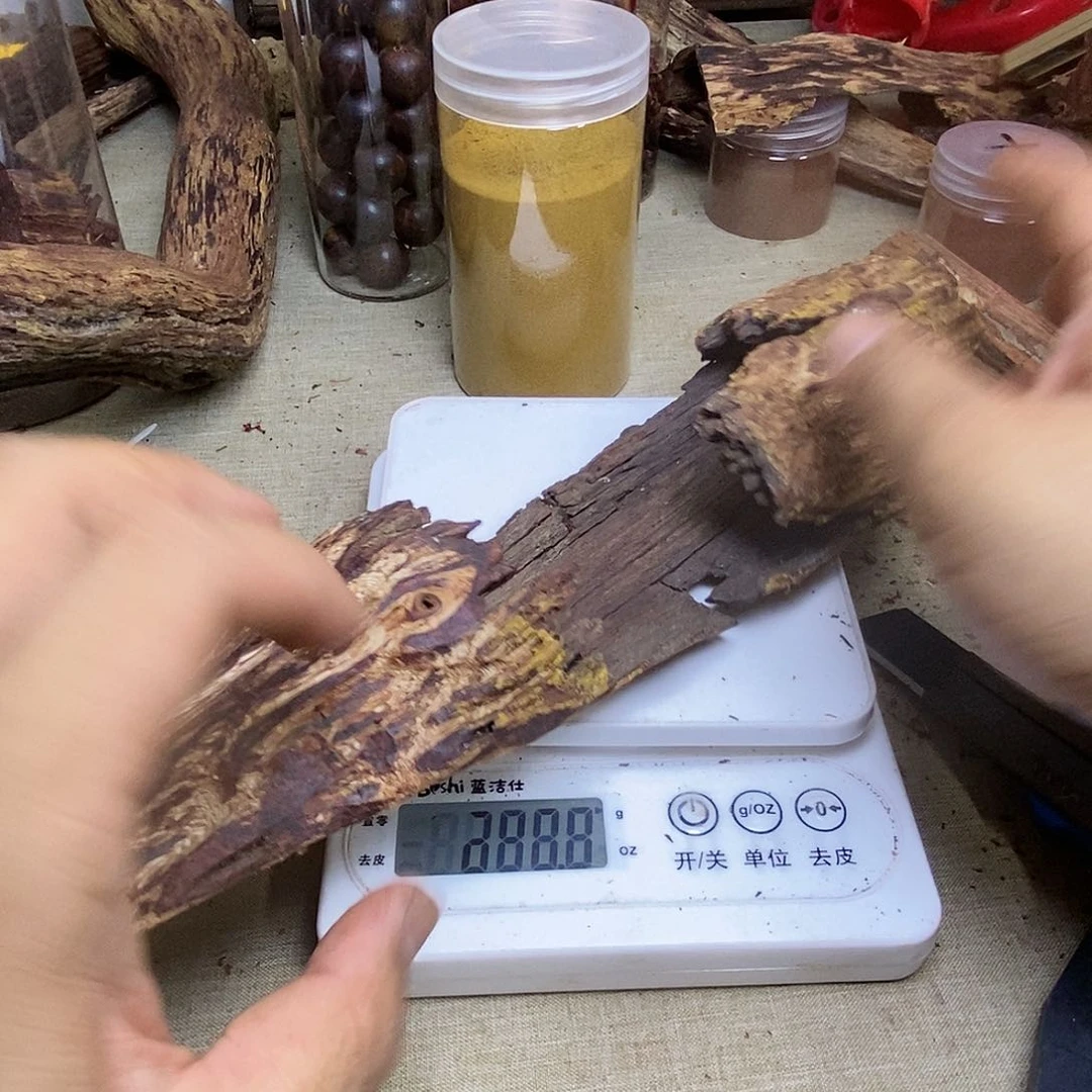 海南降真香大叶小叶十亩香