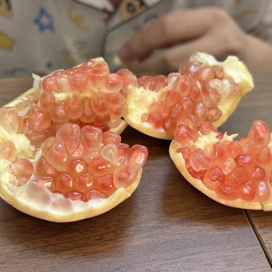 蒙自老树丑石榴【味浓多汁香甜】粉白籽粒大饱满皮薄新鲜顺丰