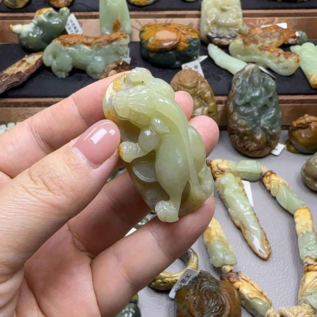 岫岩河磨玉（透闪石质玉）未镶嵌珠宝奇石