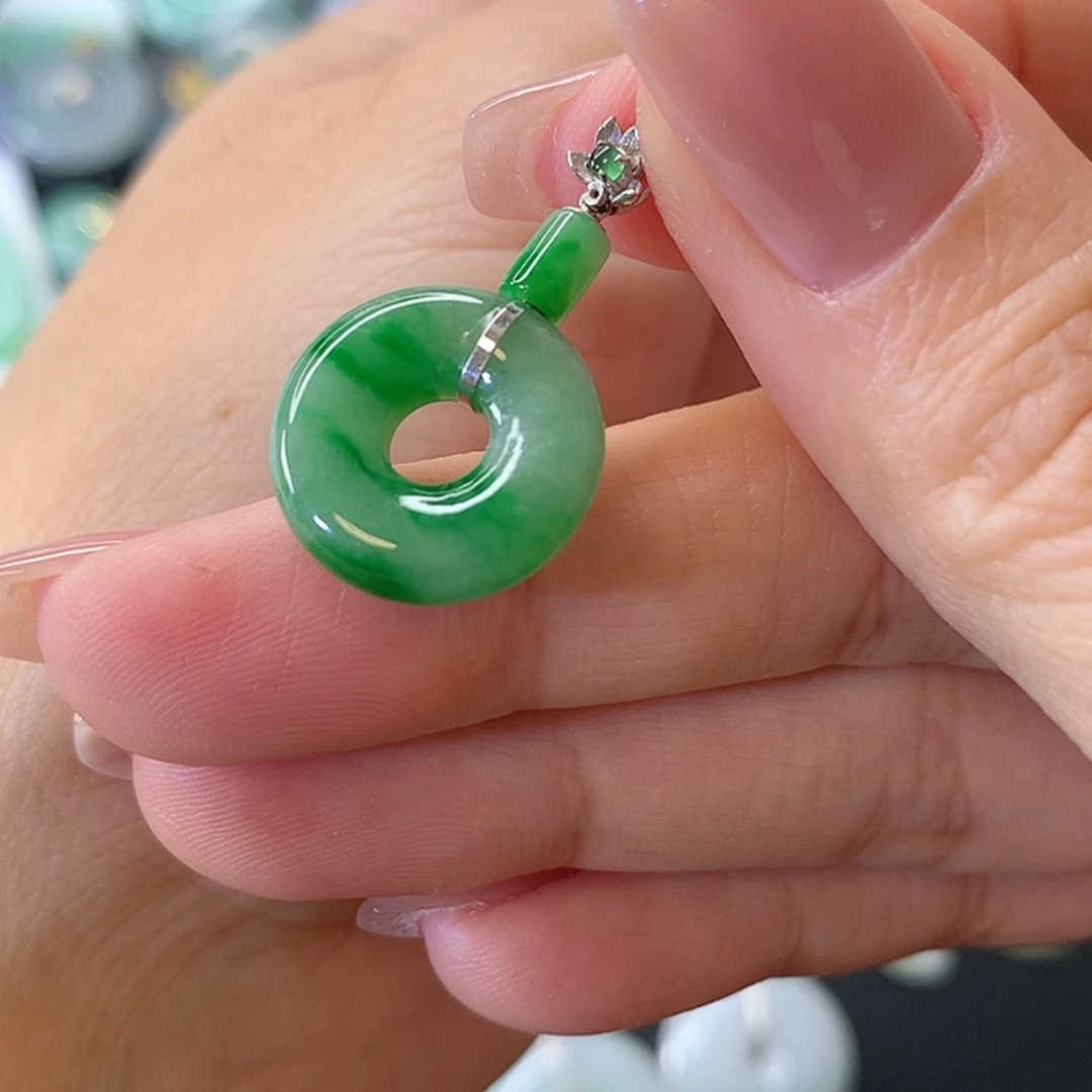 【闪购商品】翡翠吊坠(赠链)18K金镶嵌