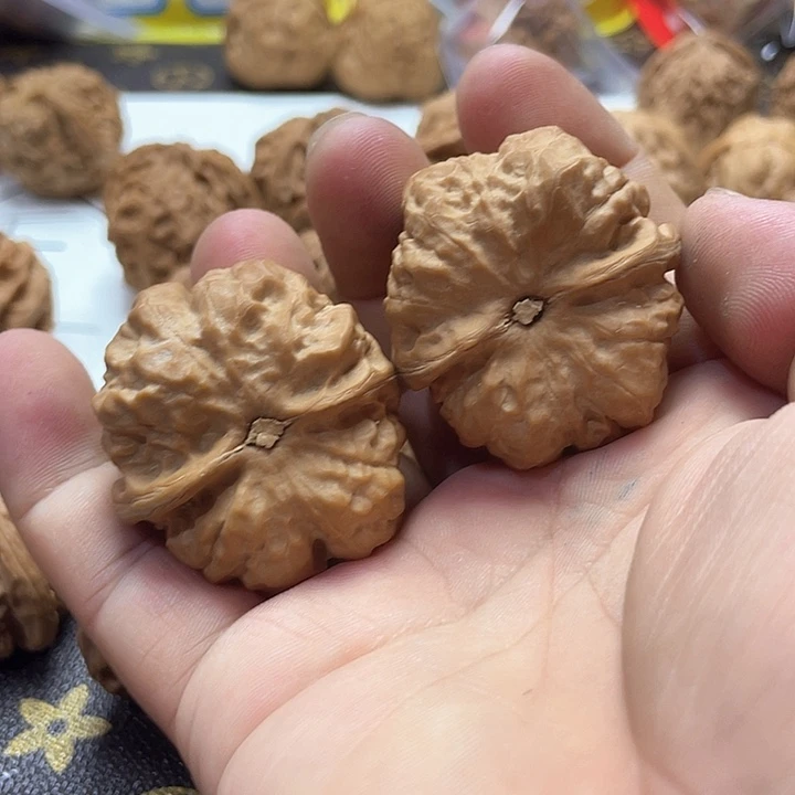 清***烟文玩核桃吊坠哇哇