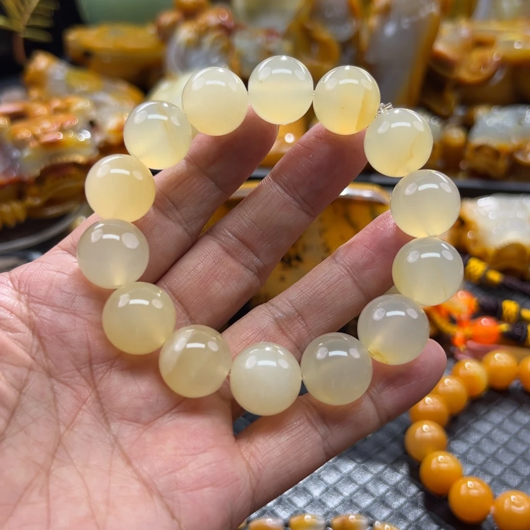 石英质玉未镶嵌颈饰