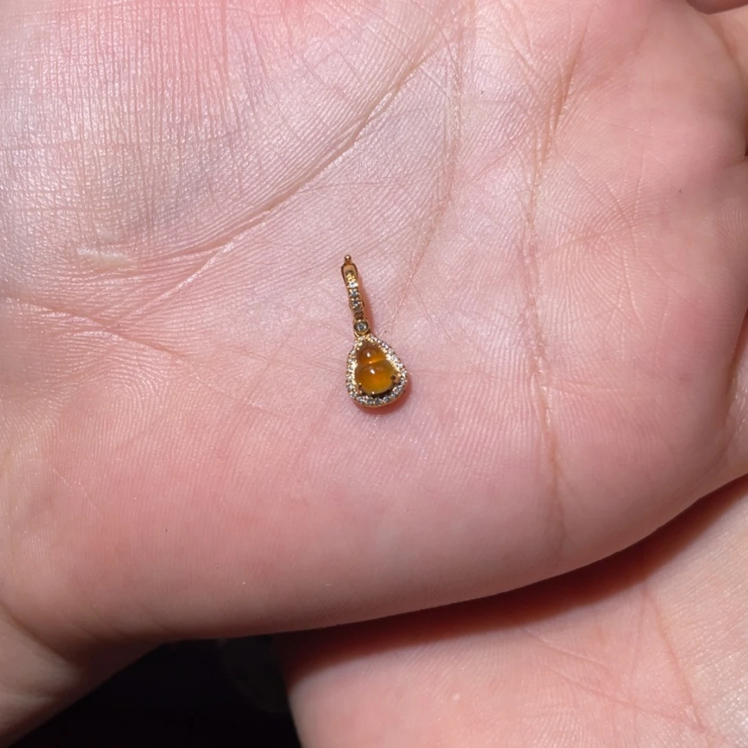 【闪购商品】颈饰18K金镶嵌翡翠垚*