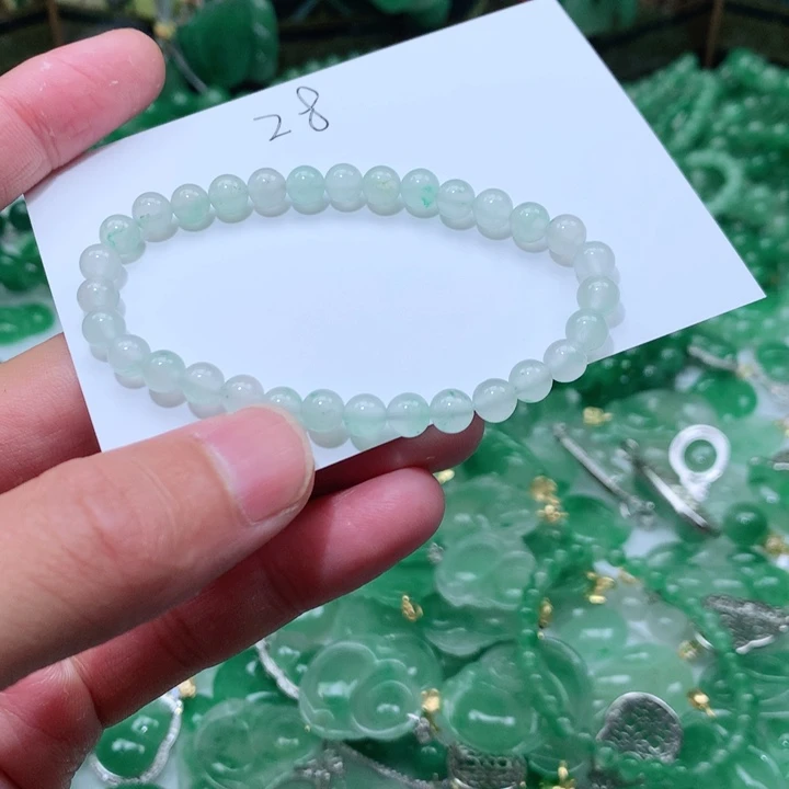 石英质玉颈饰未镶嵌