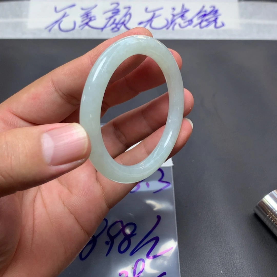 定制翡翠未镶嵌翡翠手镯