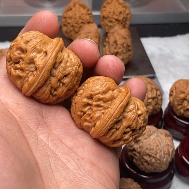 把件文玩核桃43.5元宝，51克