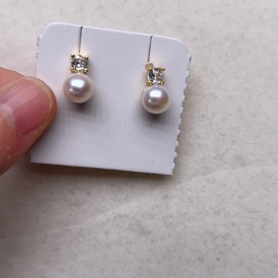 淡水珍珠耳饰未镶嵌