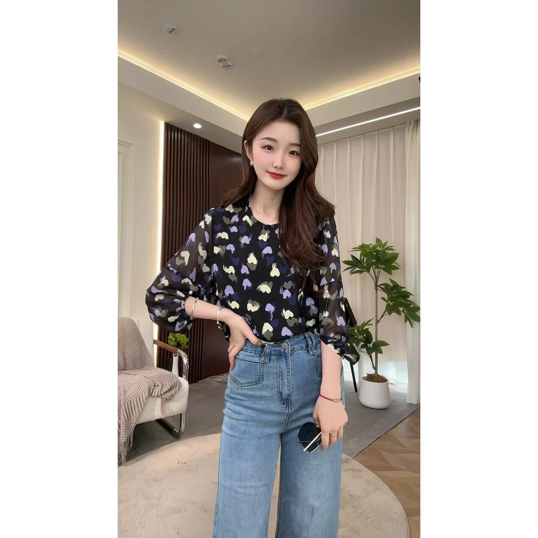 505031 2025新款低调洋气撞色爱心涂鸦圆领七分袖小衫