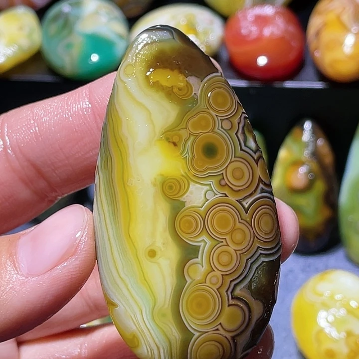 玛瑙/玉髓未镶嵌珠宝奇石