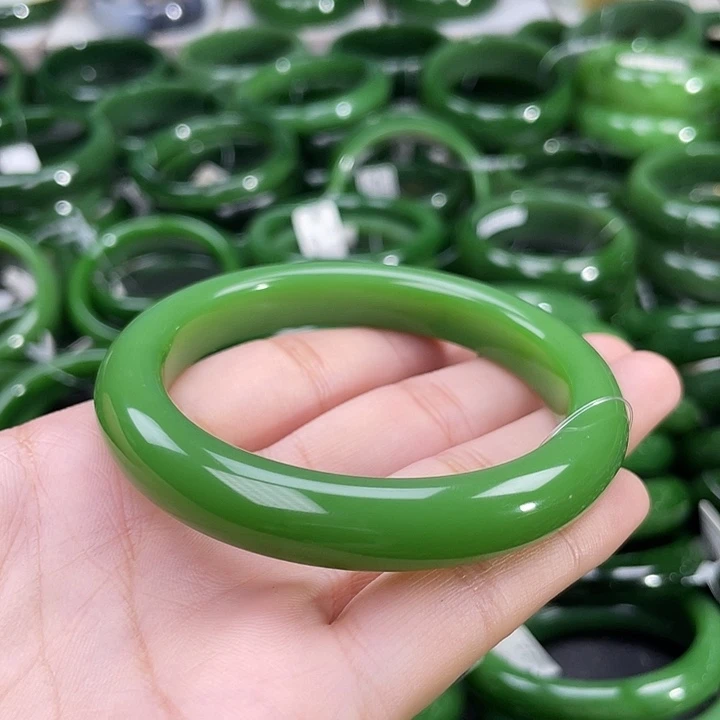 未镶嵌手镯和田玉（碧玉）