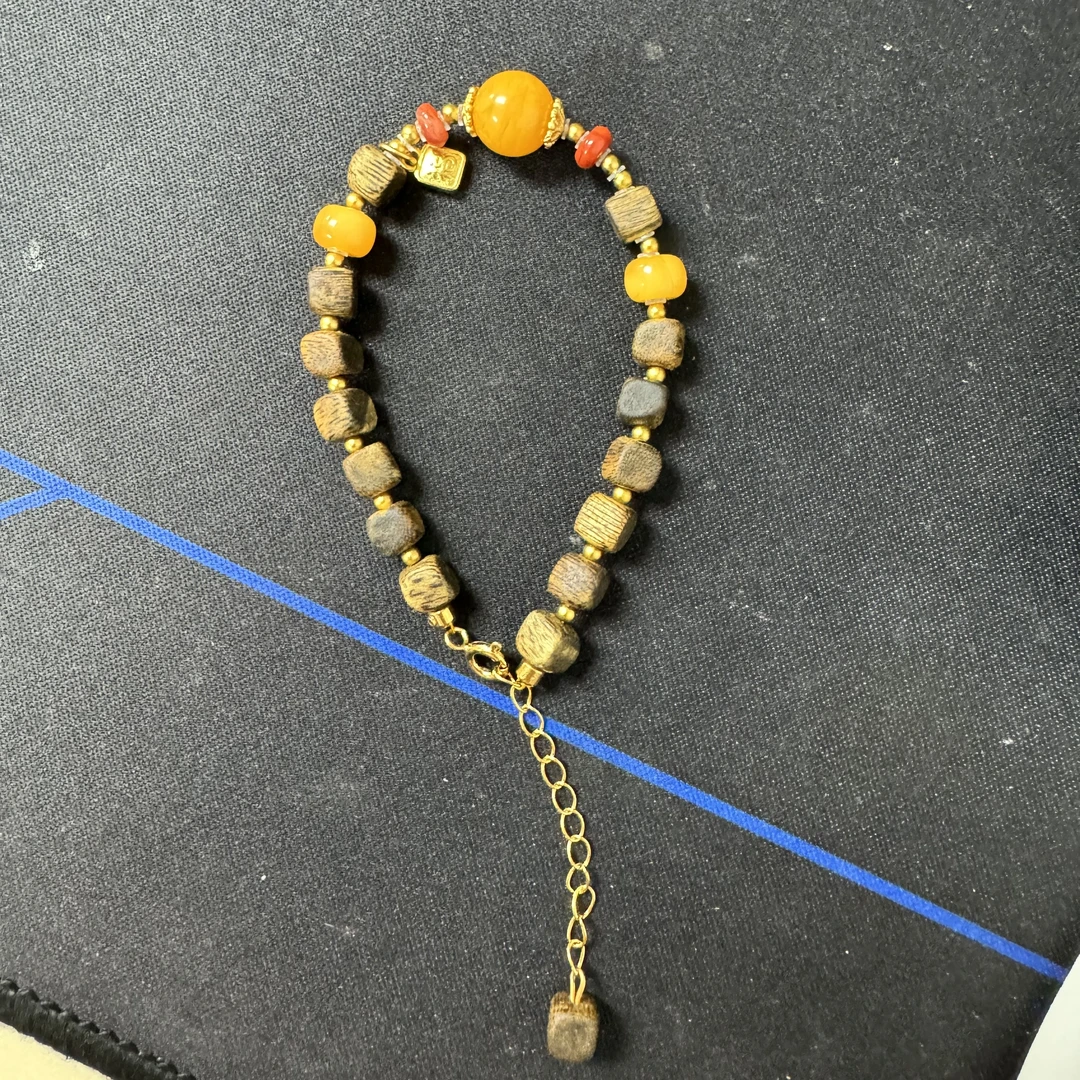 沉香沉香方糖+蜜蜡南红手串
