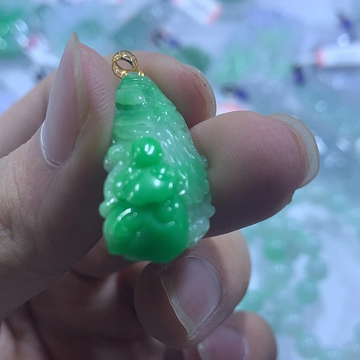 翡翠未镶嵌颈饰天然翡翠A货吊坠