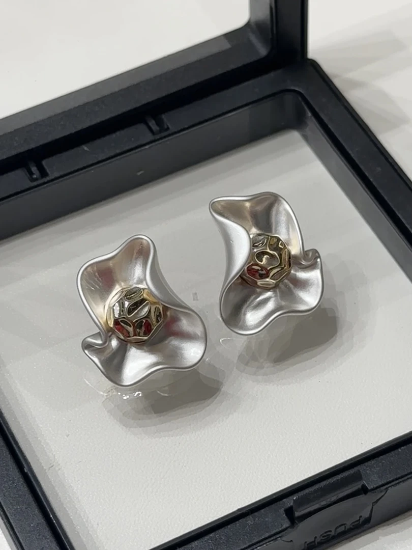 铜合金耳饰 韩系高级气质百搭小香风花朵耳钉