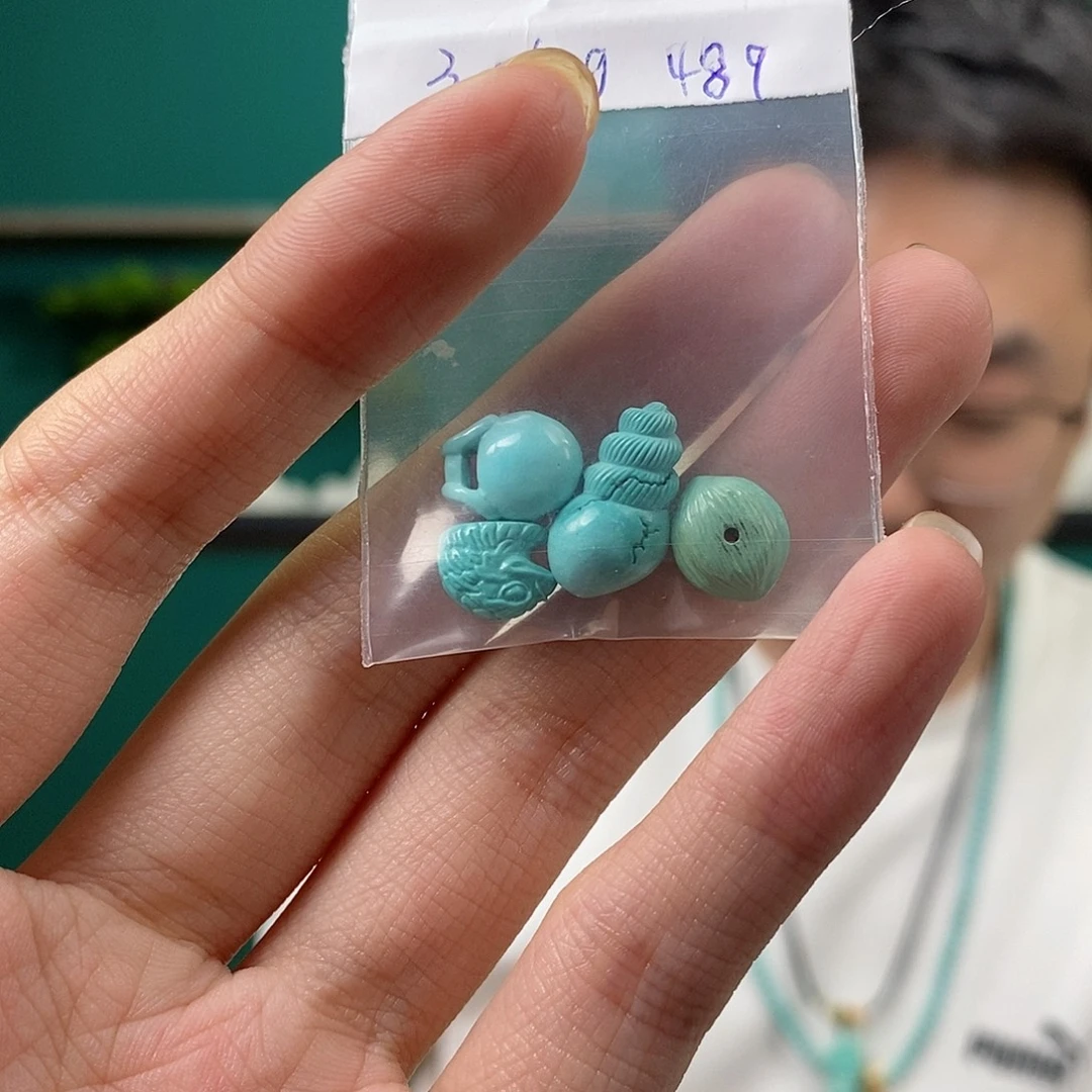 绿松石未镶嵌珠宝奇石