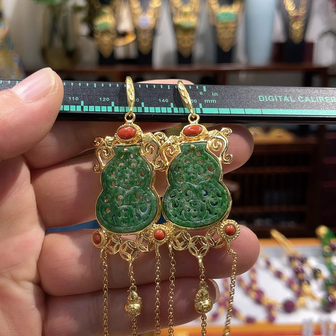 翡翠未镶嵌颈饰耳坠