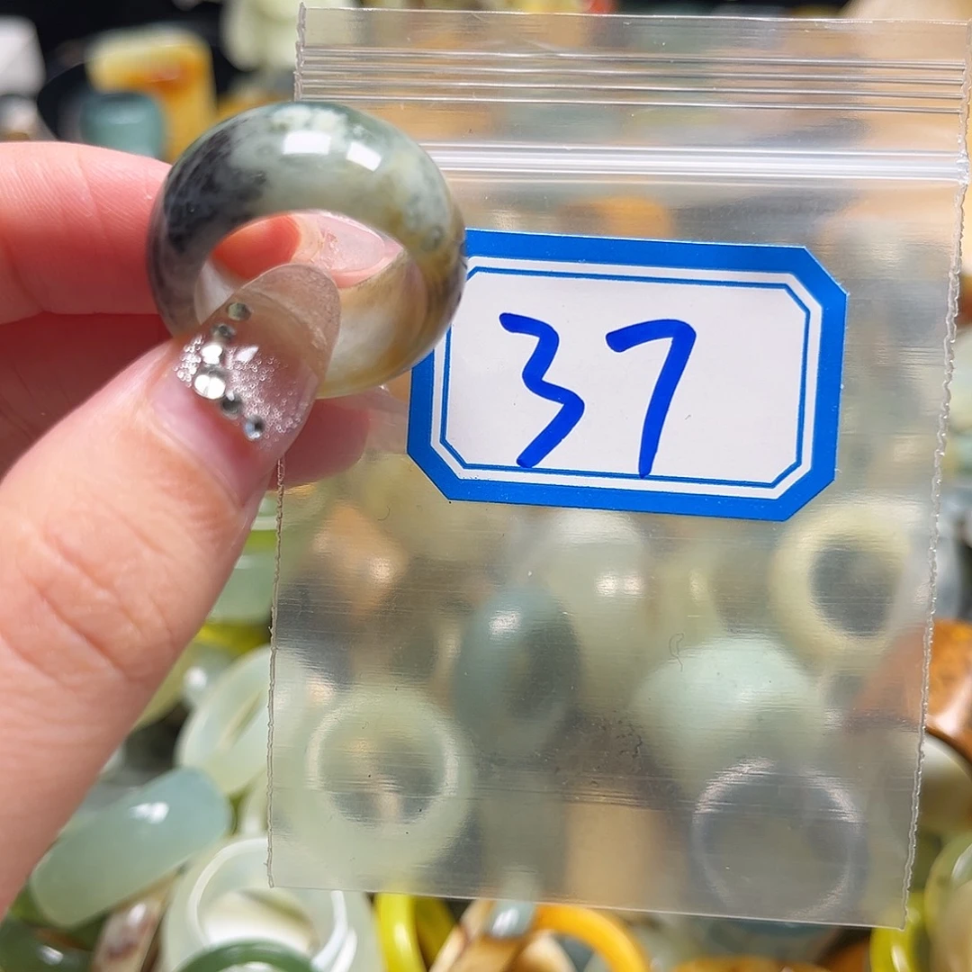 崽***崽蛇纹石玉未镶嵌珠宝奇石