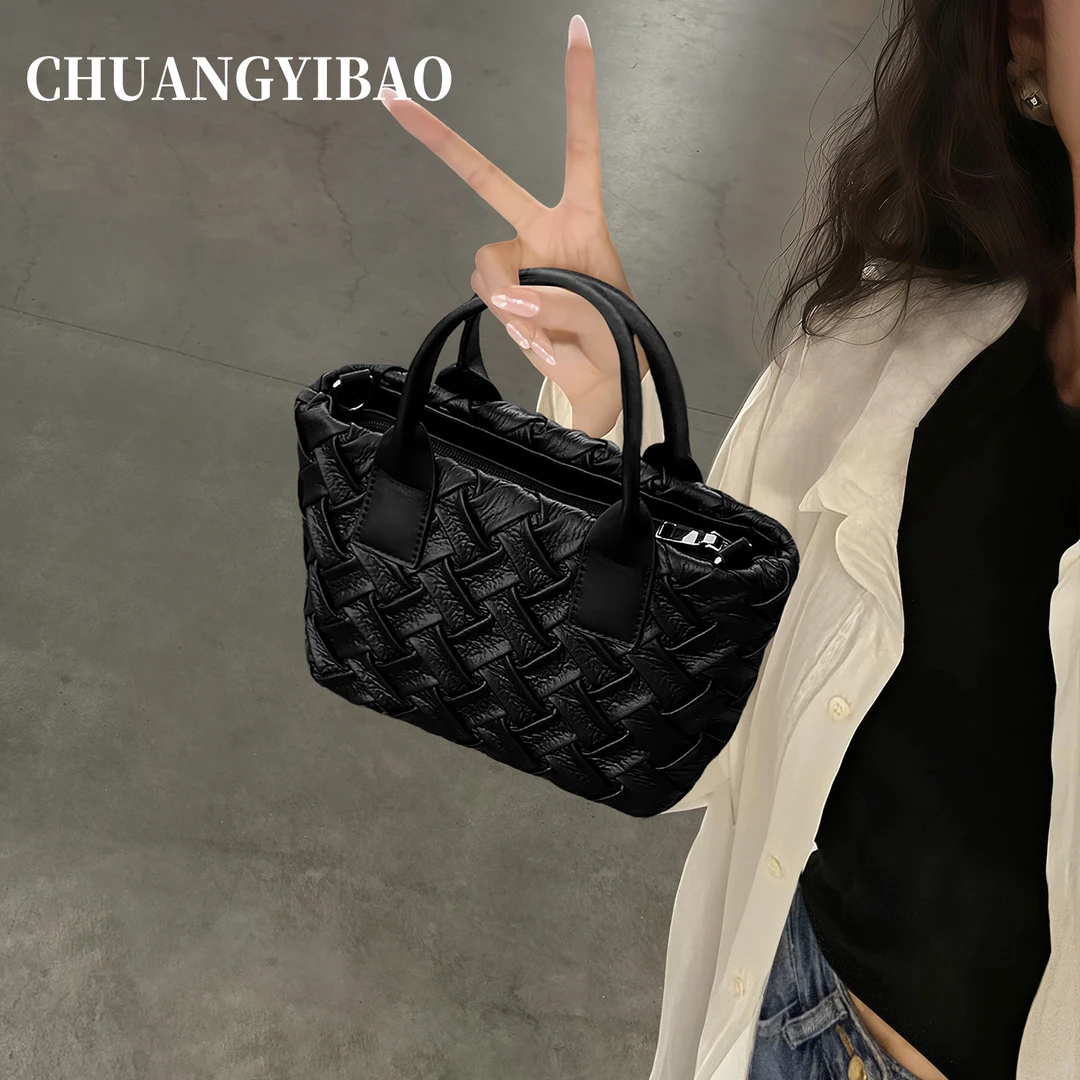 法式小众编织手提水桶包女2025新款秋冬高级感休闲百搭单肩斜挎包