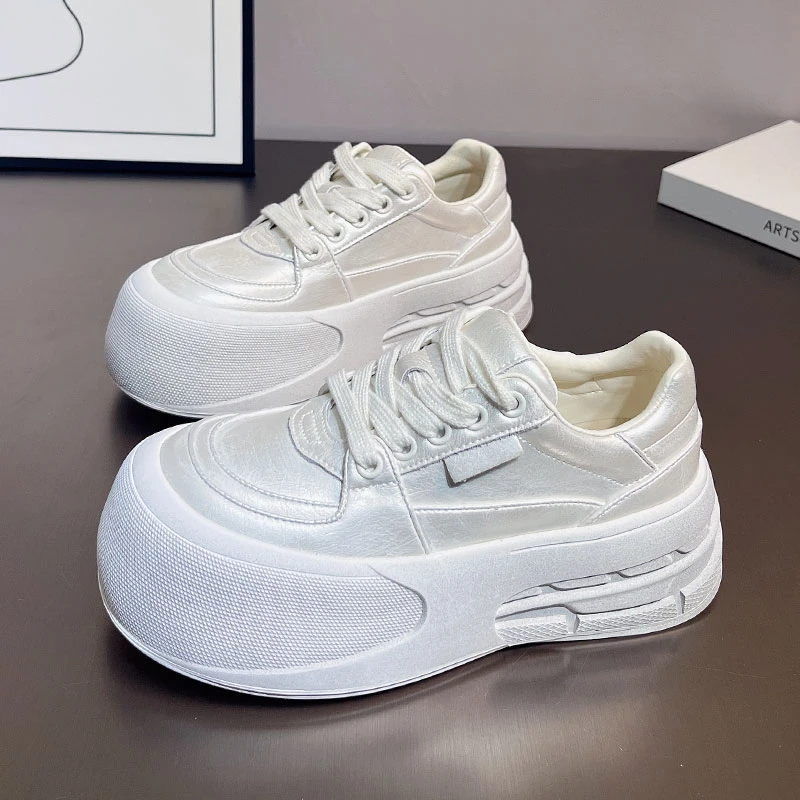 丑萌大头面包鞋女2025年秋季新款厚底增高百搭高级感擦色休闲板鞋