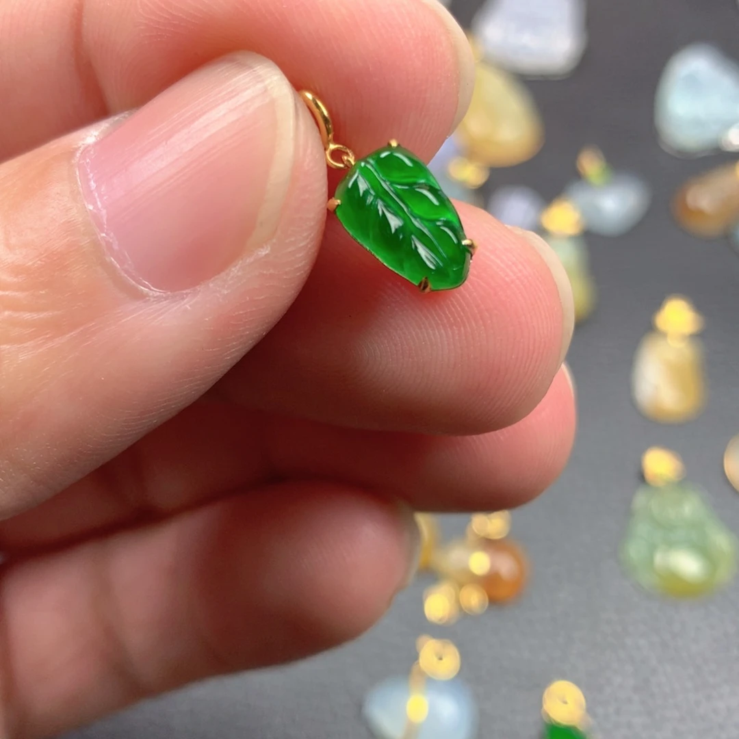 【闪购商品】颈饰18K金镶嵌翡翠翡翠