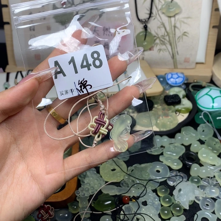 蛇纹石玉合金颈饰