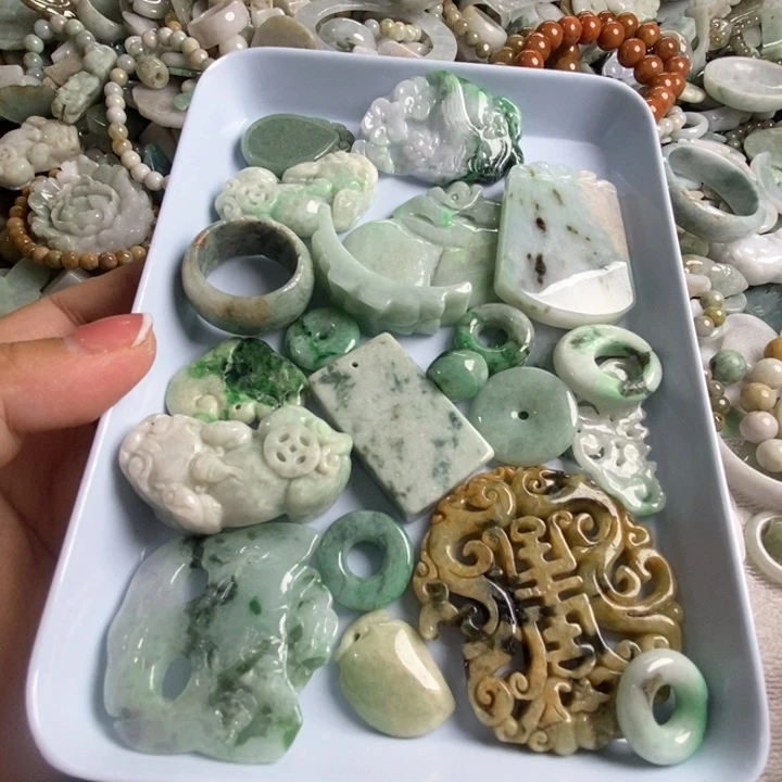 翡翠未镶嵌颈饰天然翡翠01998