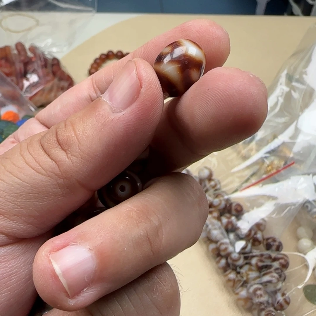 白玉菩提吊坠黑色5365