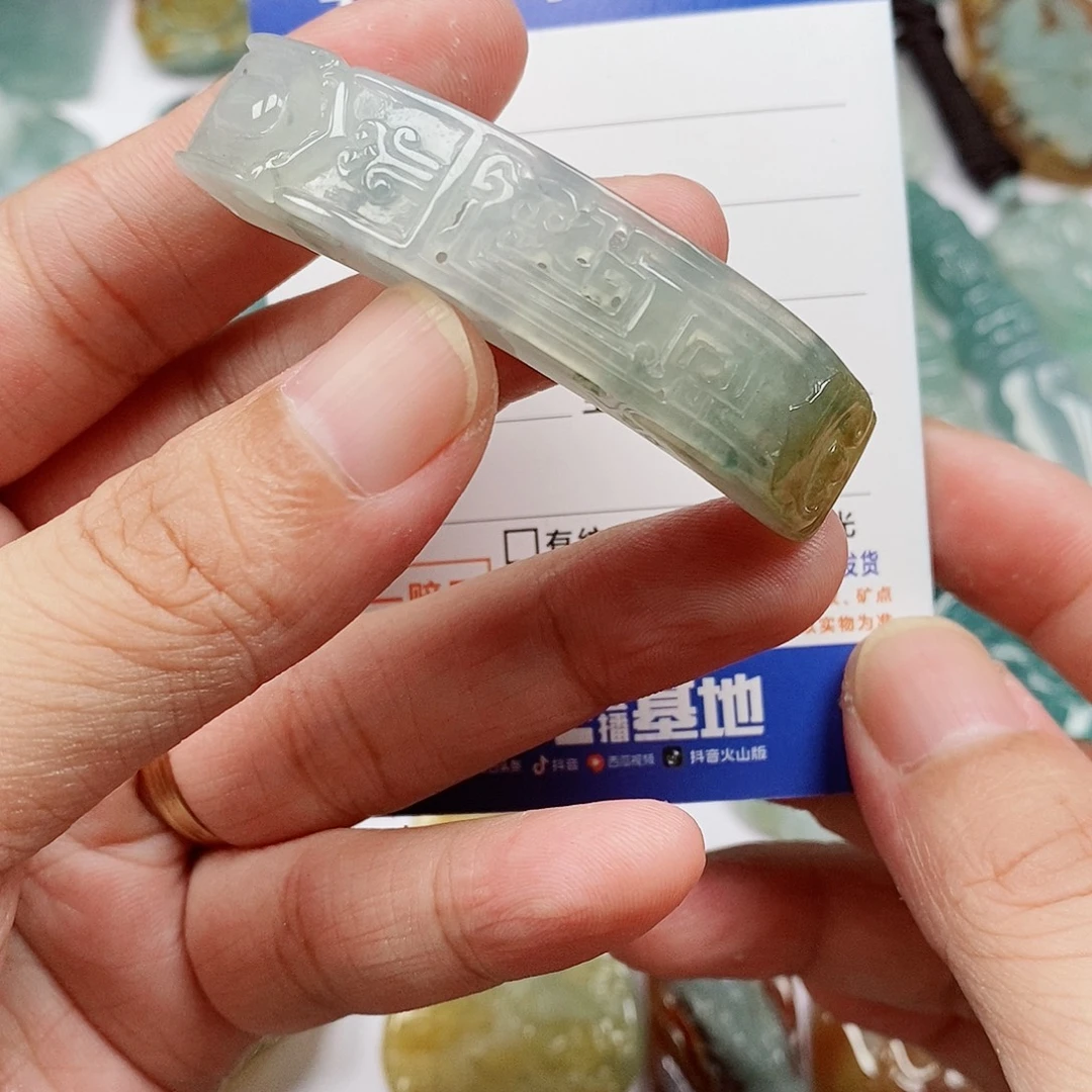 翡翠未镶嵌颈饰仿古手牌