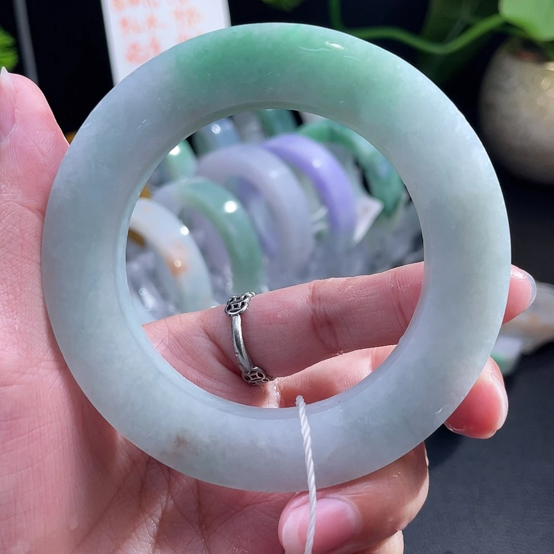 未镶嵌翡翠手镯定制翡翠