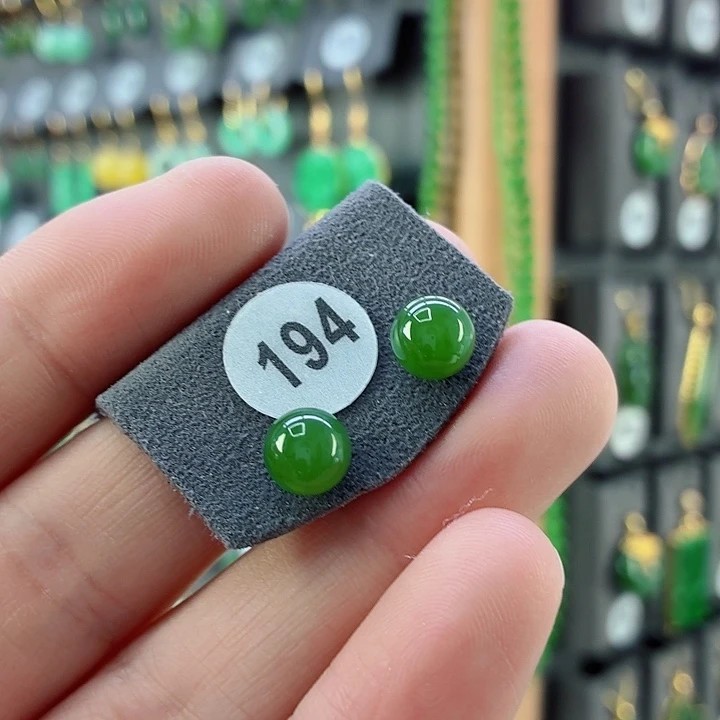 和田玉18K金镶嵌耳饰