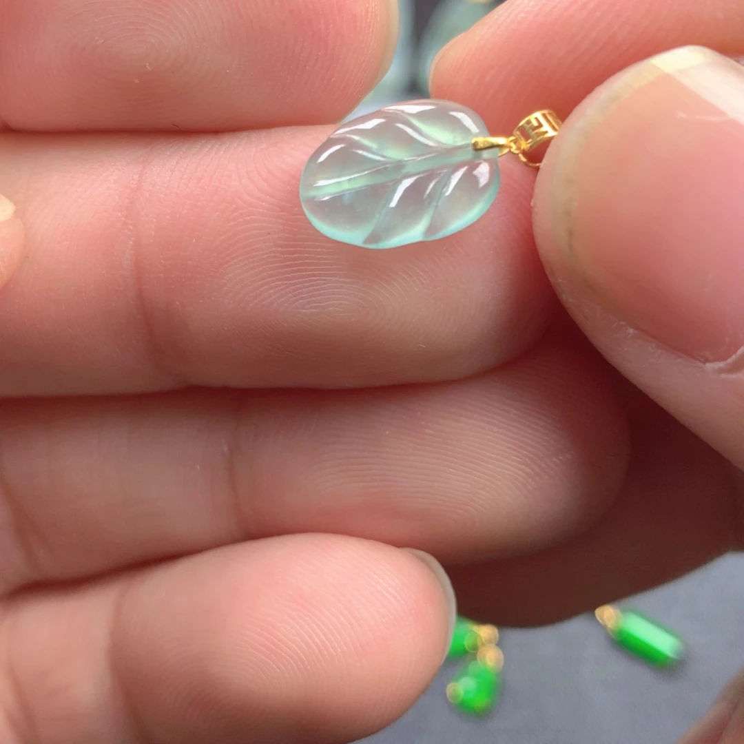 【闪购商品】颈饰18K金镶嵌翡翠翡翠